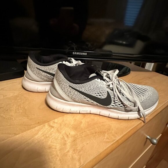 Nike Sneakers - Picture 3 of 7